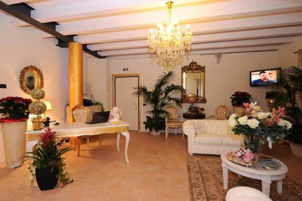 Residence Ca Di Capri Bussolengo Eksteriør billede